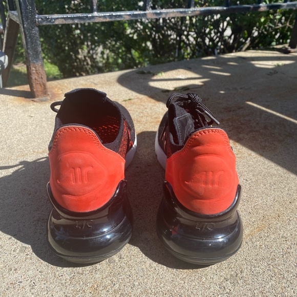 NIKE W AIR MAX 270 FLYKNIT BLACK/YELLOW STRIKE - Picture 3 of 7